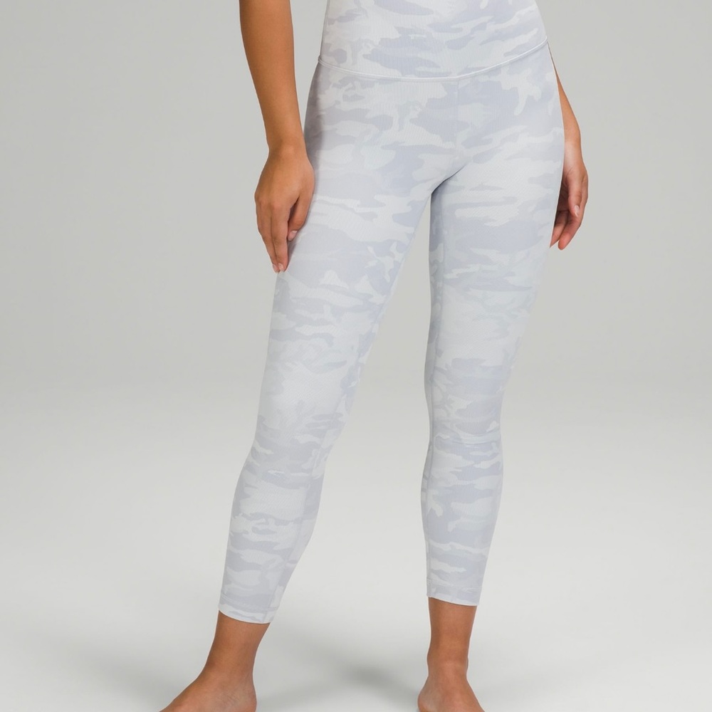 Wunder Under High-Rise Ribbed
Fabric Crop 23" *Luxtreme